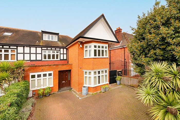 7 Bedroom Semi Detached House To Rent In Hocroft Road, West Hampstead, NW2