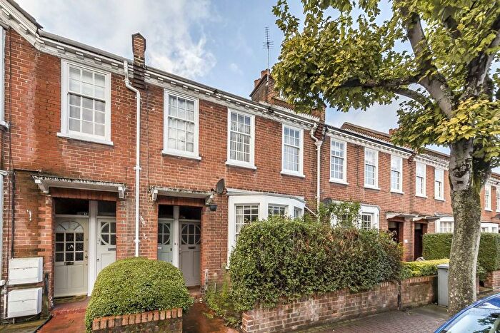 2 Bedroom Flat To Rent In Swaby Road, London, SW18