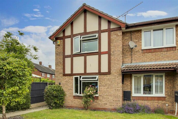 2 Bedroom End Of Terrace House To Rent In Longfellows Close, Arnold, Nottinghamshire, NG5