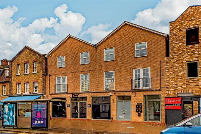 2 Bedroom Flat To Rent In Station Road, Hampton, TW12