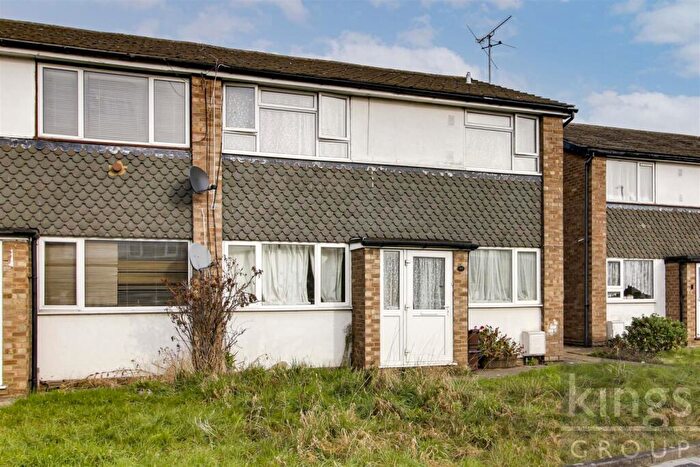 2 Bedroom Maisonette For Sale In Kennedy Avenue, Enfield, EN3