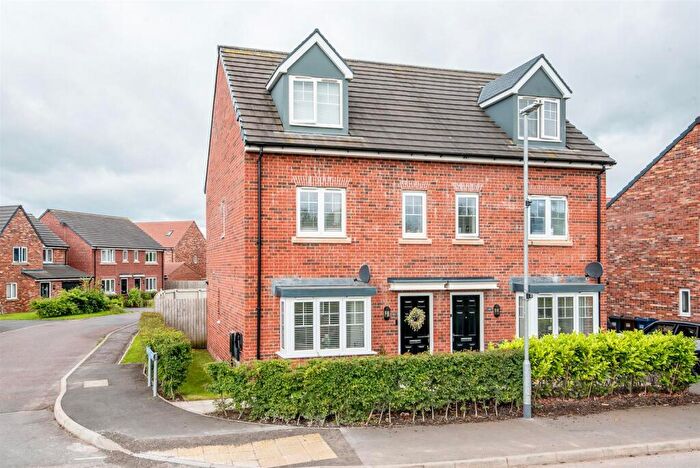 3 Bedroom Semi Detached House For Sale In Goldcrest Avenue, Leyland, PR26