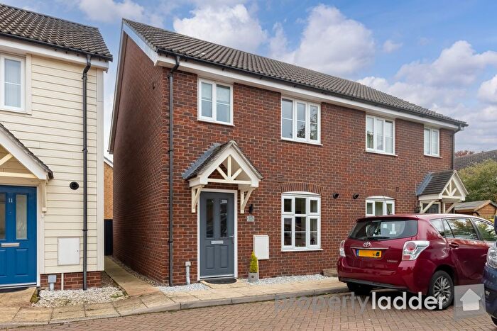 3 Bedroom Semi-detached House For Sale In Ernest Drive, Norwich, NR6