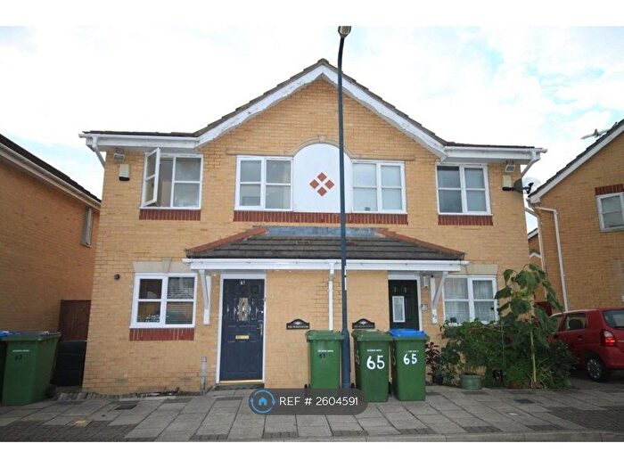 2 Bedroom Semi-detached House To Rent In Kentlea Road, London, SE28