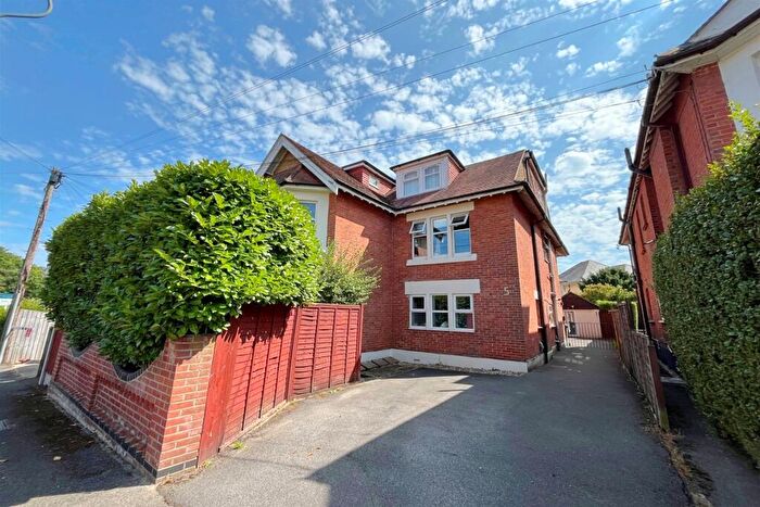 1 Bedroom Flat To Rent In Bournemouth, BH8