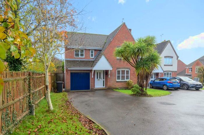 4 Bedroom House To Rent In Wood End Way, Chandler's Ford, Eastleigh, SO53