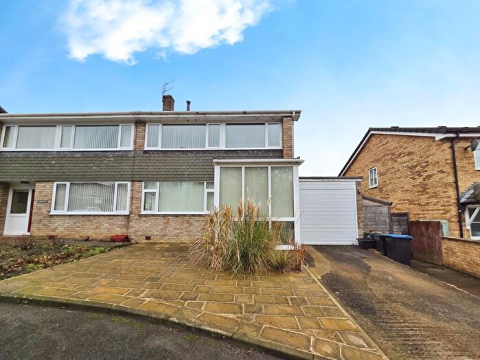 3 Bedroom Semi-Detached House For Sale In Fir Tree Drive, Howden Le Wear, DL15