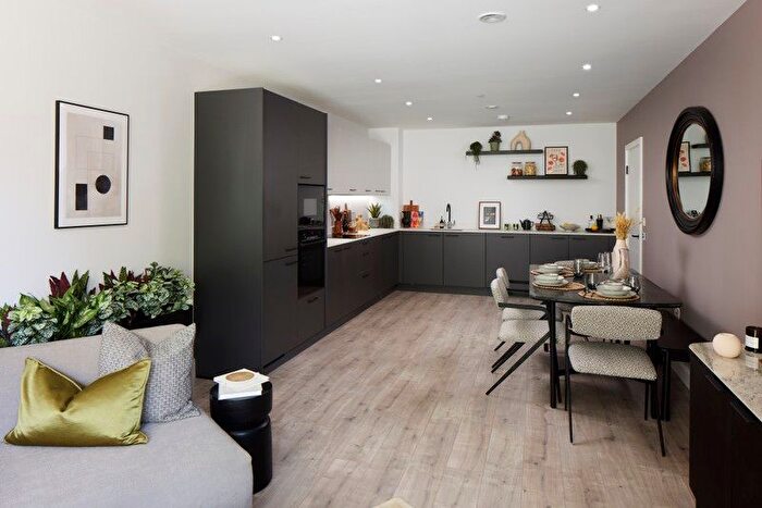 3 Bedroom Flat For Sale In Silver Road, Lewisham, SE13