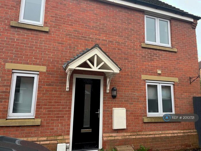 3 Bedroom Semi-Detached House To Rent In Geddington Road, Peterborough, PE2
