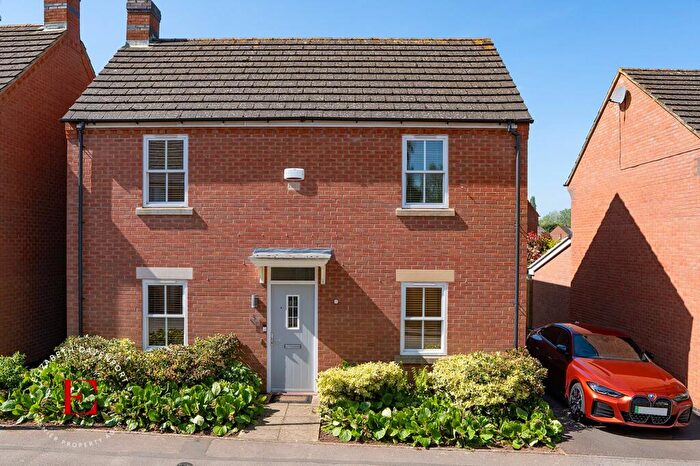 4 Bedroom Detached House For Sale In Crediton Close, Stivichall, CV3