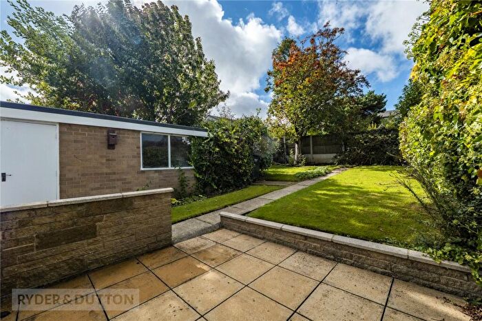 2 Bedroom Bungalow For Sale In Shannon Close, Rastrick, Brighouse, HD6