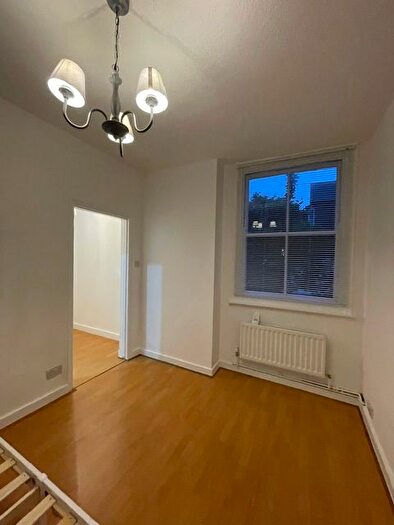 1 Bedroom Flat To Rent In Shakespeare Road, Worthing, BN11