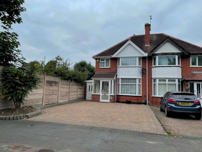 3 Bedroom Semi-Detached House To Rent In Barn Lane, Olton, Solihull, B92