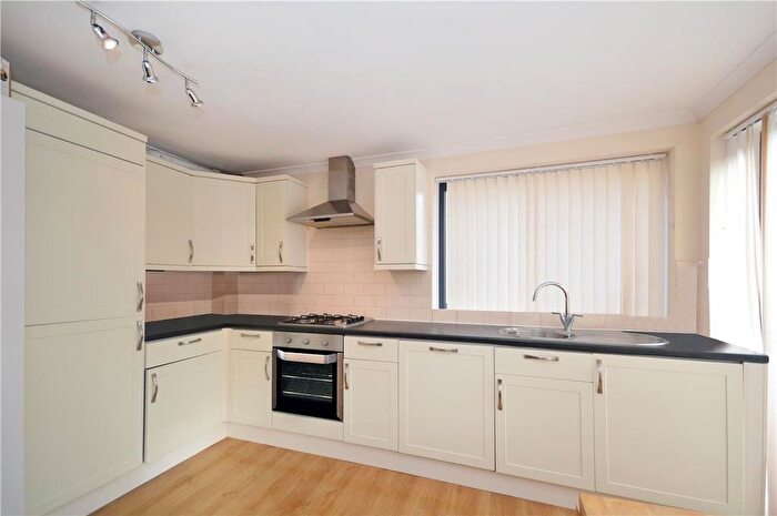 2 Bedroom Flat To Rent In Browning Street, London, SE17