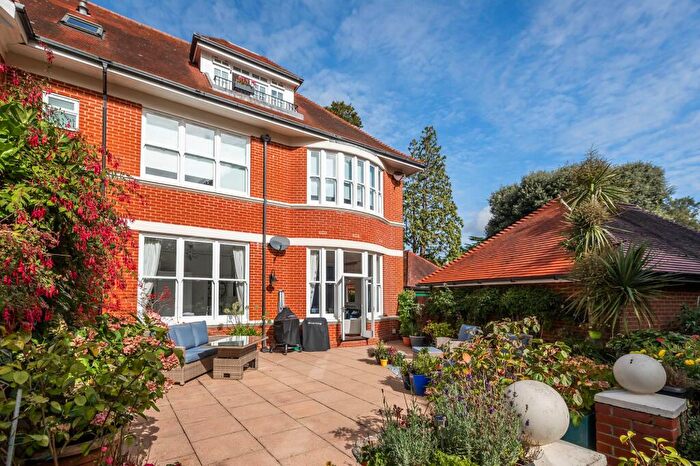 2 Bedroom Apartment For Sale In Sheraton Park, Milner Road, West Cliff, Bournemouth, BH4