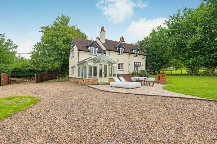 4 Bedroom Detached House For Sale In Skibbs Lane, Orpington, BR5