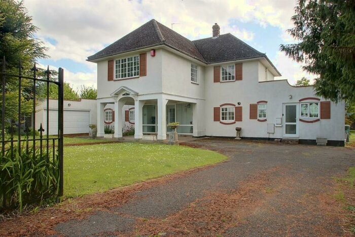 4 Bedroom Detached House To Rent In Buckland Road, Buckland, HP22