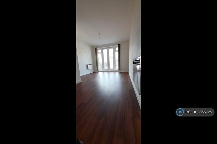 1 Bedroom Flat To Rent In Field House, Morden, SM4