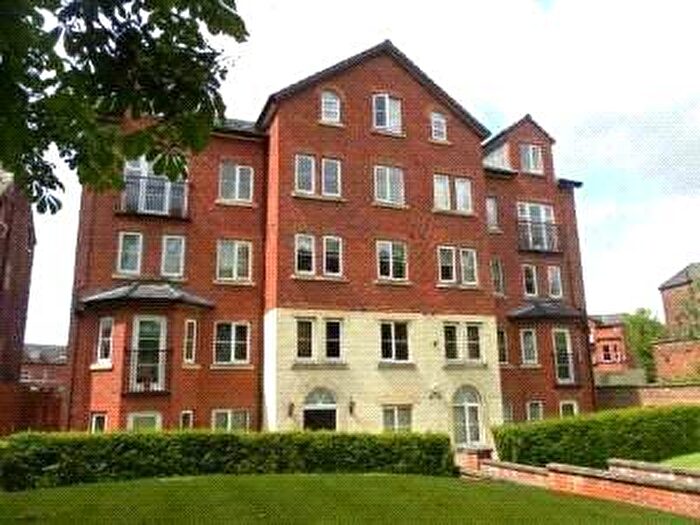 2 Bedroom Apartment To Rent In Wellington House, - Wilmslow Road, Withington, Manchester, M20