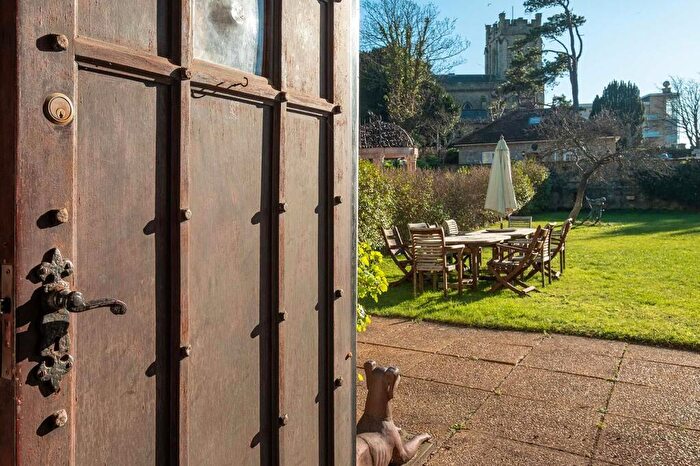 3 Bedroom Cottage For Sale In Character Home- Central Ventnor, PO38