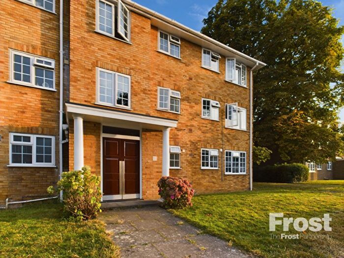 3 Bedroom Flat To Rent In Waters Drive, Staines-Upon-Thames, Middlesex, TW18