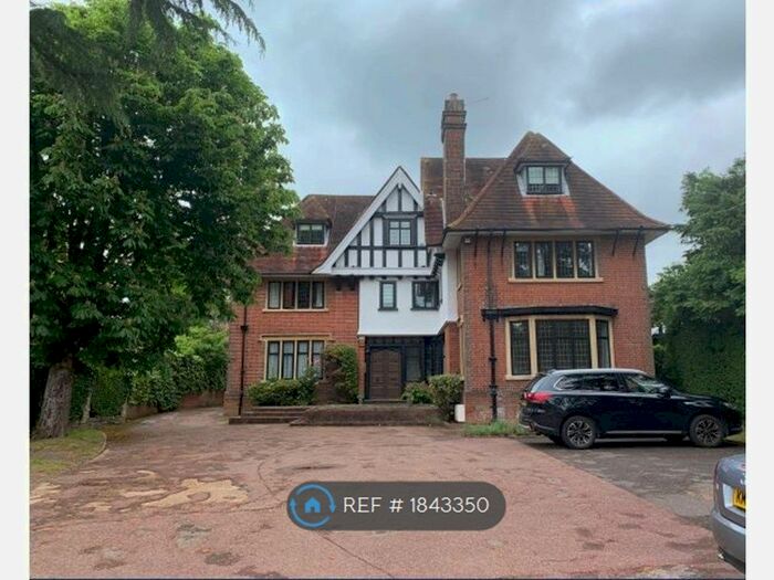 2 Bedroom Flat To Rent In Tudor Gables, Northwood, HA6