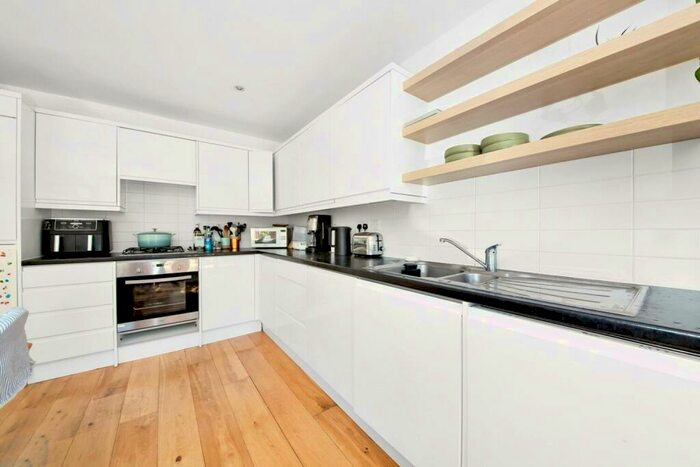 3 Bedroom House To Rent In Crescent Wood Road, Sydenham, London, SE26