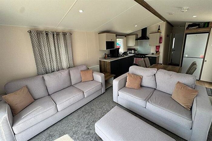 2 Bedroom Park Home For Sale In Tattershall Lakes Country Park – Lincolnshire, LN4