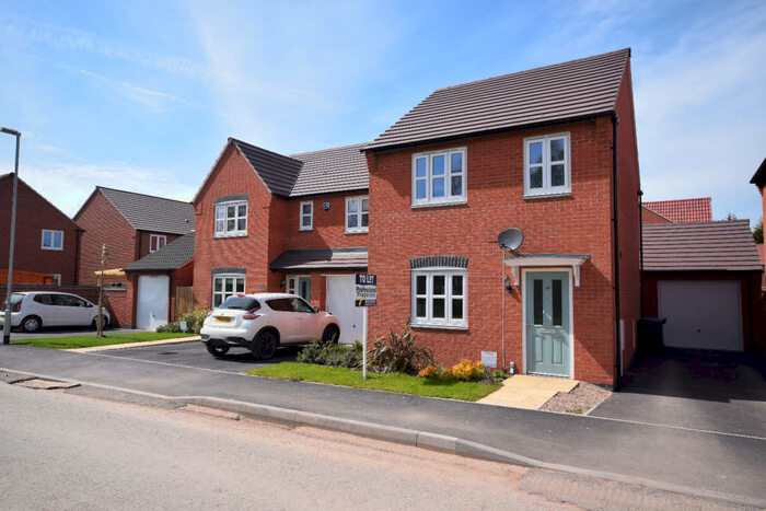 3 Bedroom Detached House To Rent In Perle Road, Burton-On-Trent, Staffordshire, DE14