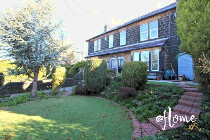 5 Bedroom Semi-Detached House To Rent In New Road, Yeadon, Leeds, LS19