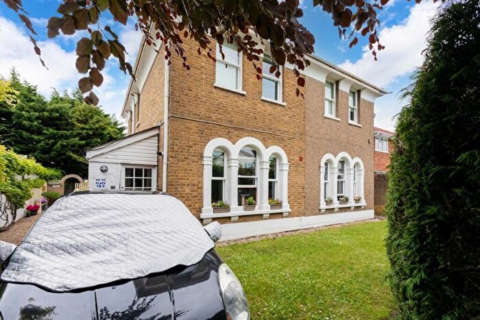 1 Bedroom Flat To Rent In North Town Road, Maidenhead, Berkshire, SL6