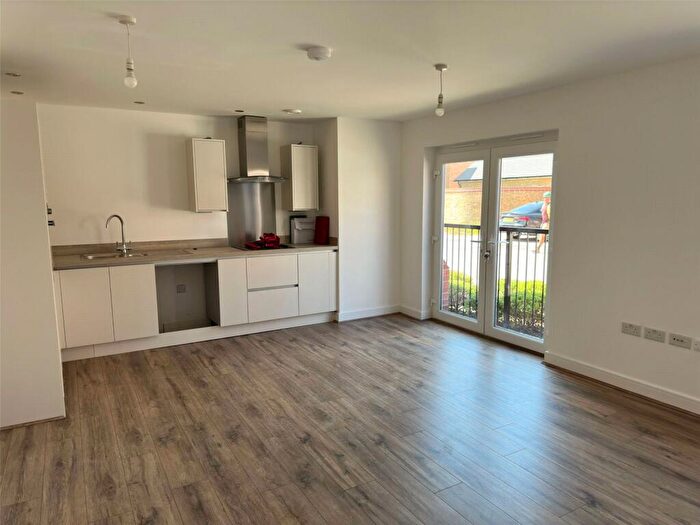 1 Bedroom Apartment To Rent In Swan Grove, Basildon, Essex, SS16