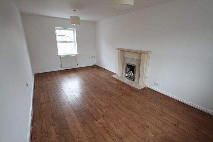 5 Bedroom Semi-Detached House To Rent In Winter Gardens Way, Banbury, Oxon, OX16
