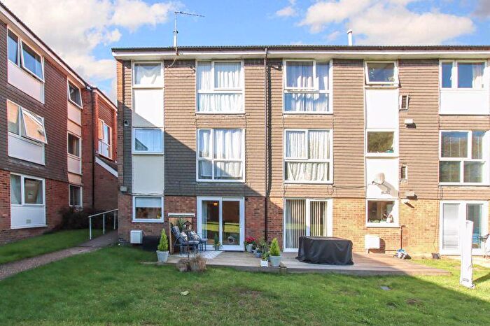 1 Bedroom Flat For Sale In Cuffley Court, Hemel Hempstead, HP2