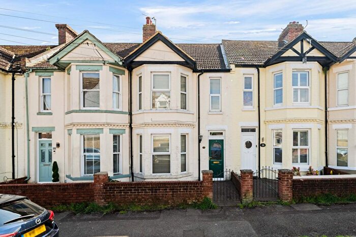 2 Bedroom Terraced House For Sale In Dunnett Road, Folkestone, CT19