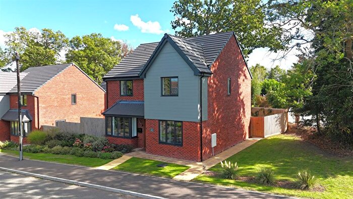 4 Bedroom Detached House For Sale In Poplars Grove, Huntley, Gloucester, GL19