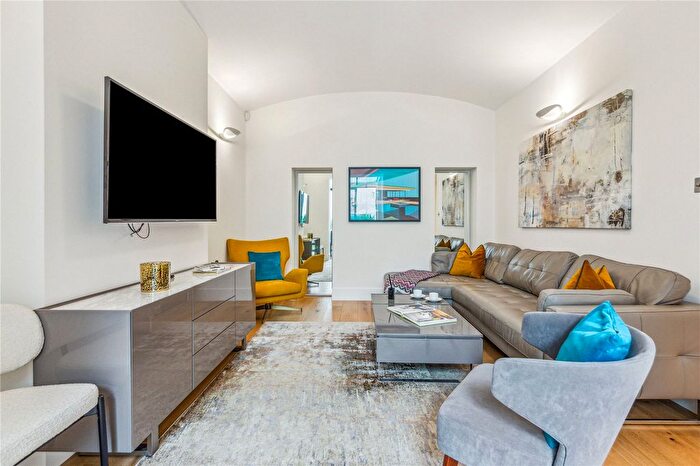 3 Bedroom Flat To Rent In Ennismore Gardens, London, SW7