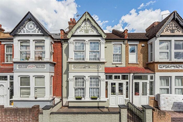 3 Bedroom House For Sale In Winchester Road, London, E4