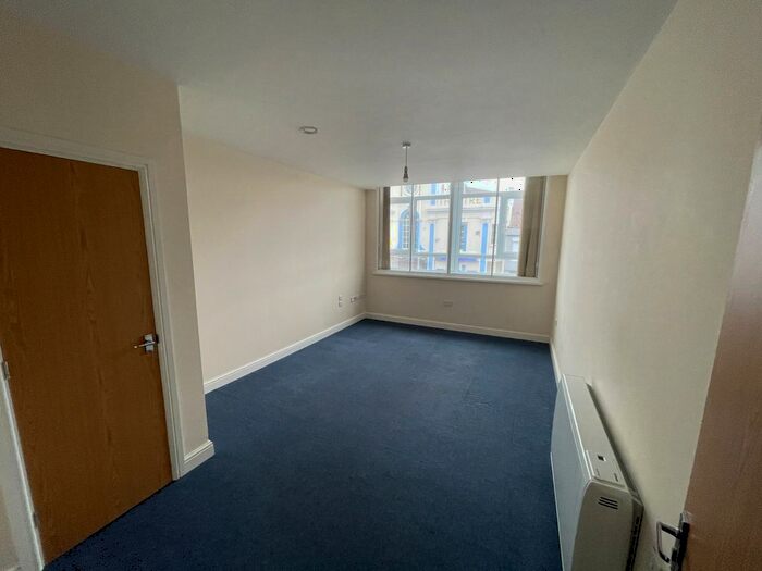 3 Bedroom Flat To Rent In Mount Street, Bridgwater, TA6