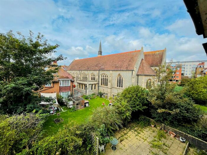 2 Bedroom Flat To Rent In Brassey Road, Bexhill-On-Sea, TN40