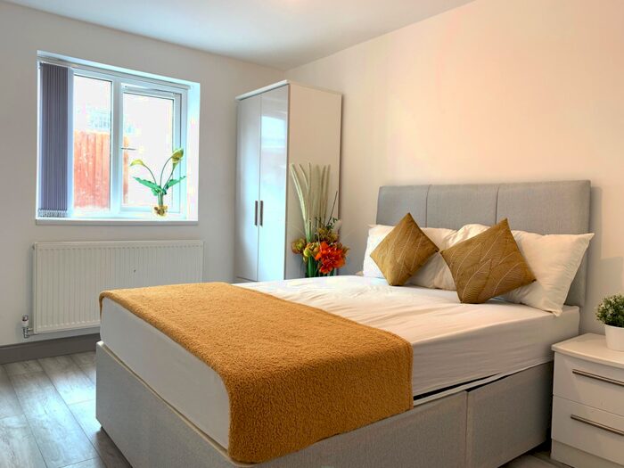 1 Bedroom Apartment To Rent In Pomeroy Street, Cardiff, CF10