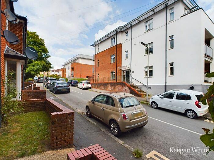 2 Bedroom Apartment For Sale In Spring Gardens Road, High Wycombe, HP13