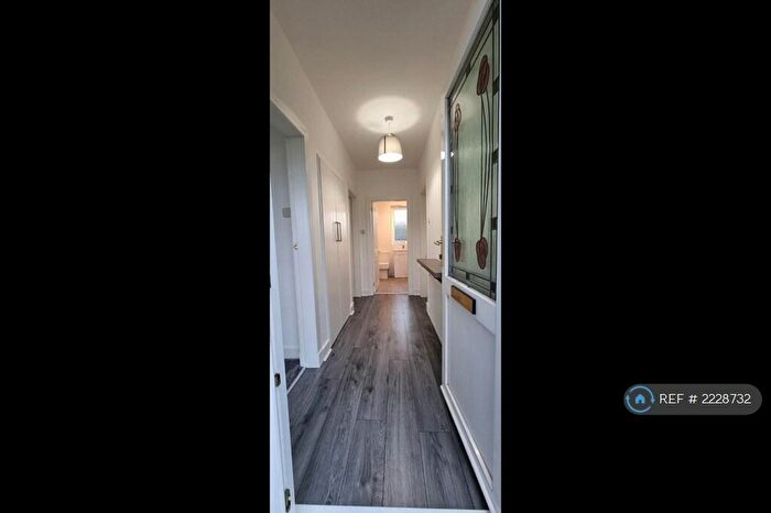 2 Bedroom Flat To Rent In Elm Road, Clydebank, G81