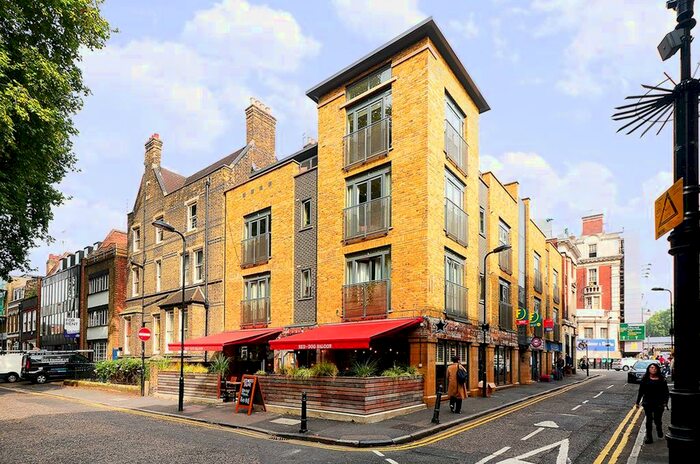 2 Bedroom Flat To Rent In Hoxton Square, Shoreditch, London, N1