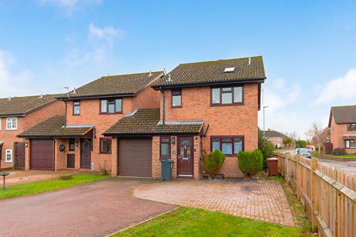 4 Bedroom Link Detached House For Sale In Wilson Grove, Uckfield, TN22