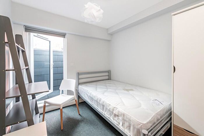 4 Bedroom Flat To Rent In Lymore Gardens, Bath, BA2