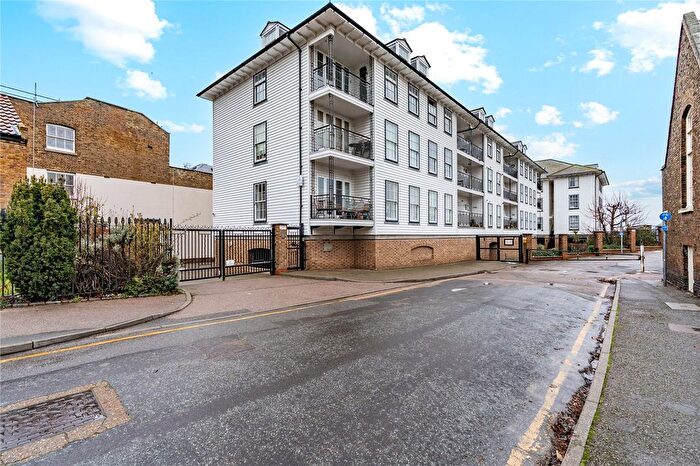 2 Bedroom Flat For Sale In Heritage Quay, Commercial Place, Gravesend, Kent, DA12