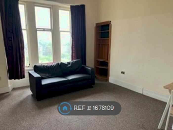 2 Bedroom Flat To Rent In Summertown Road, Glasgow, G51