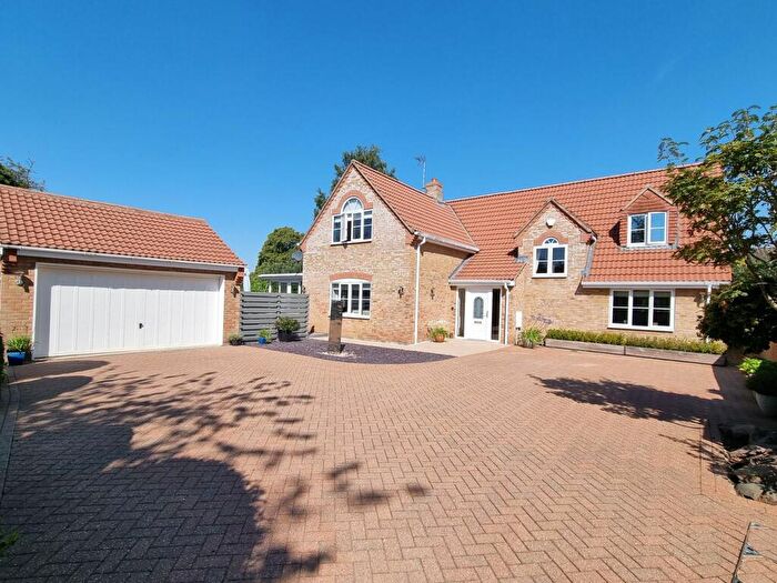 4 Bedroom Detached House For Sale In Welmore Road, Glinton, Market Deeping, PE6
