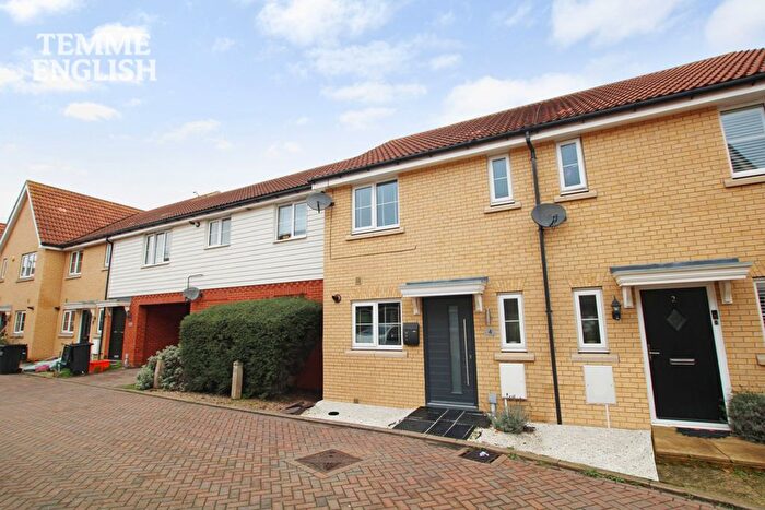 2 Bedroom End Of Terrace House For Sale In Abrahams Close, Basildon, SS14